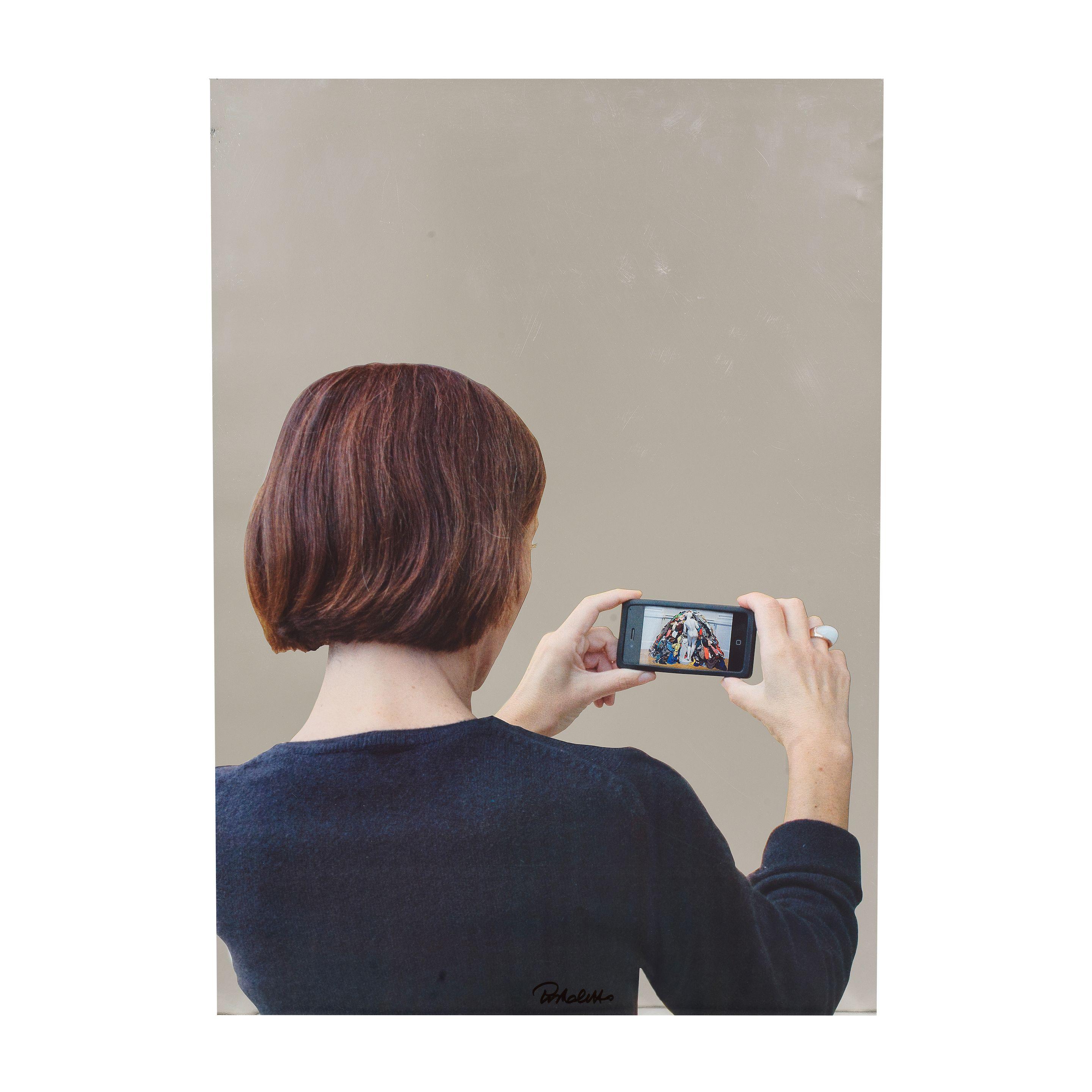 Michelangelo Pistoletto - Donna che fotografa la Venere degli stracci, 2015