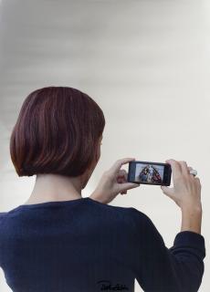 Michelangelo Pistoletto - Donna che fotografa la Venere degli stracci