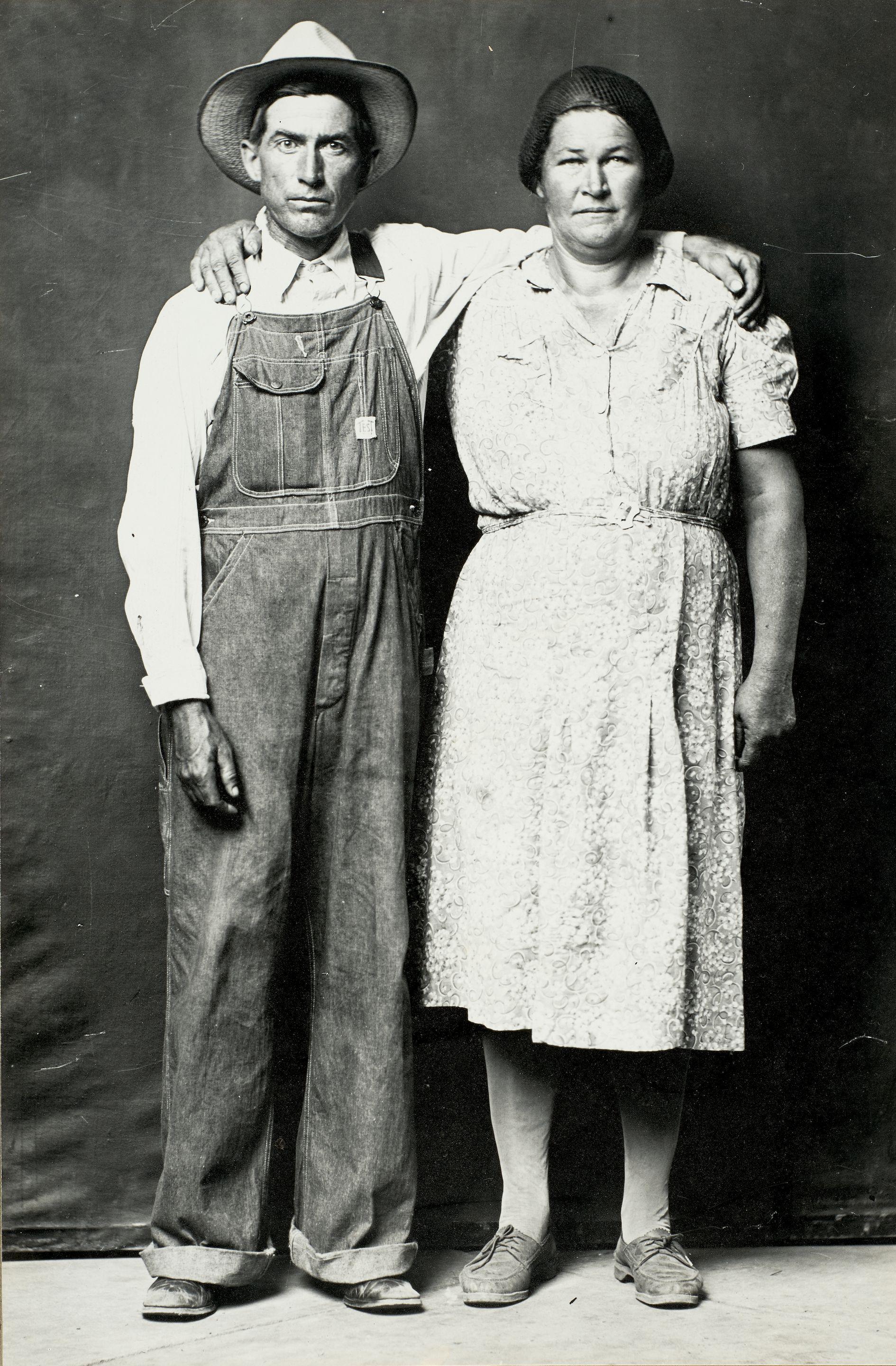 Mike Disfarmer - Ed and Mamie Barger (from the Heber Springs Portraits)