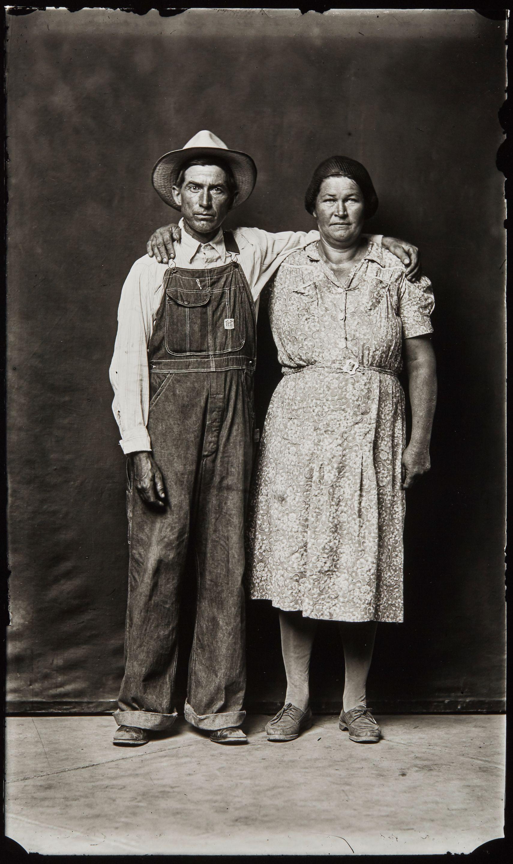Mike Disfarmer - Ed and Mamie Barger, from the Heber Springs Portraits
