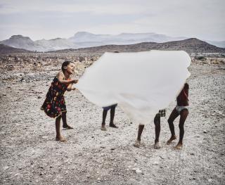 Mikhael Subotzky - \'Playing With Plastic, Toekomsrus\', Beaufort West, 2007