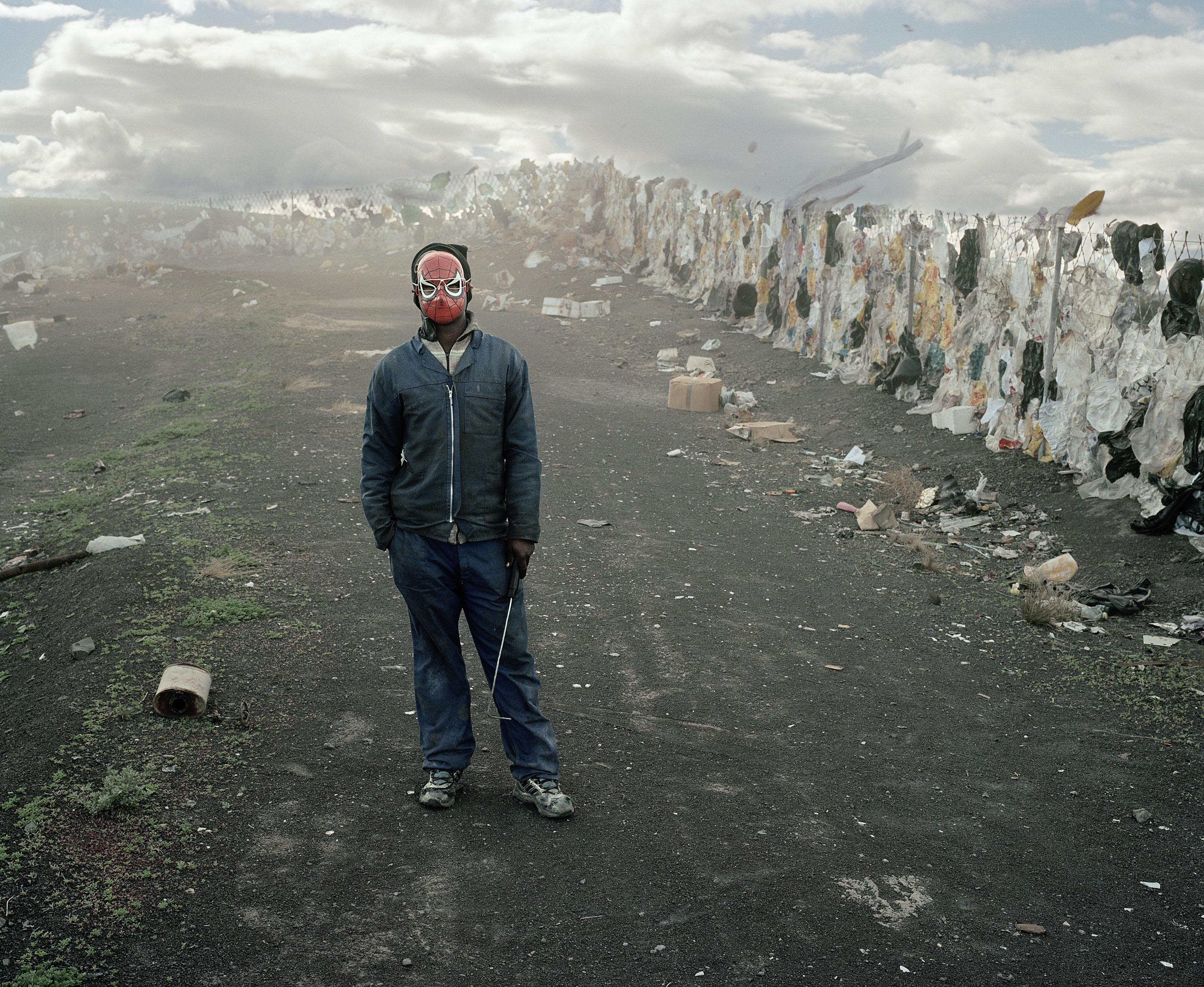 Mikhael Subotzky - Samuel (Standing), Vaalkoppies (Beaufort West Rubbish Dump)