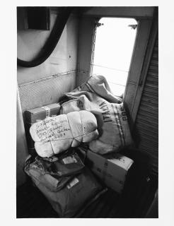 Mimmo Jodice - Pacchi per gli emigranti 1980