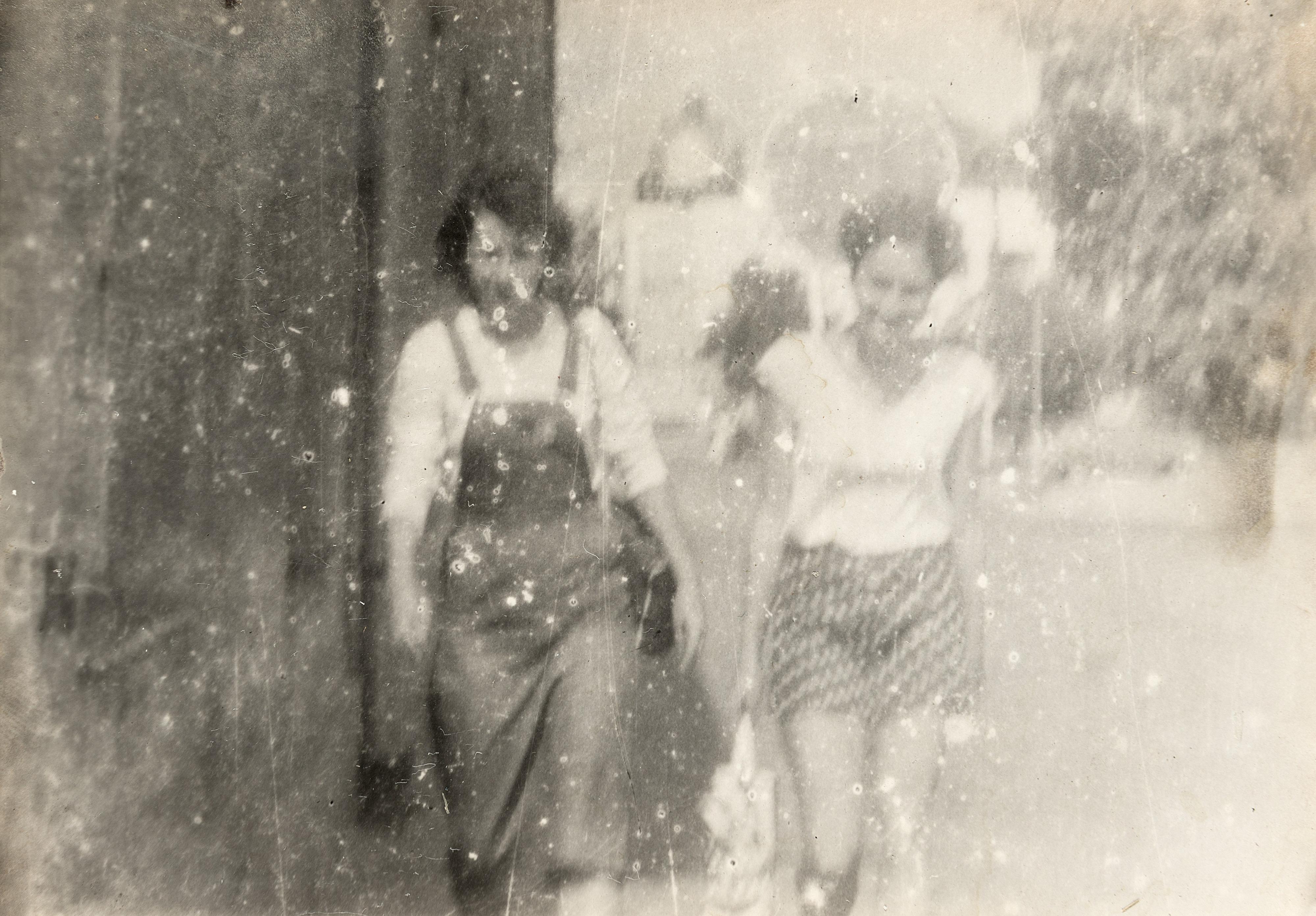 Miroslav Tichy - Ragazze 1970 ca.