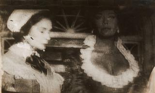 Miroslav Tichý - Zwei Frauen.