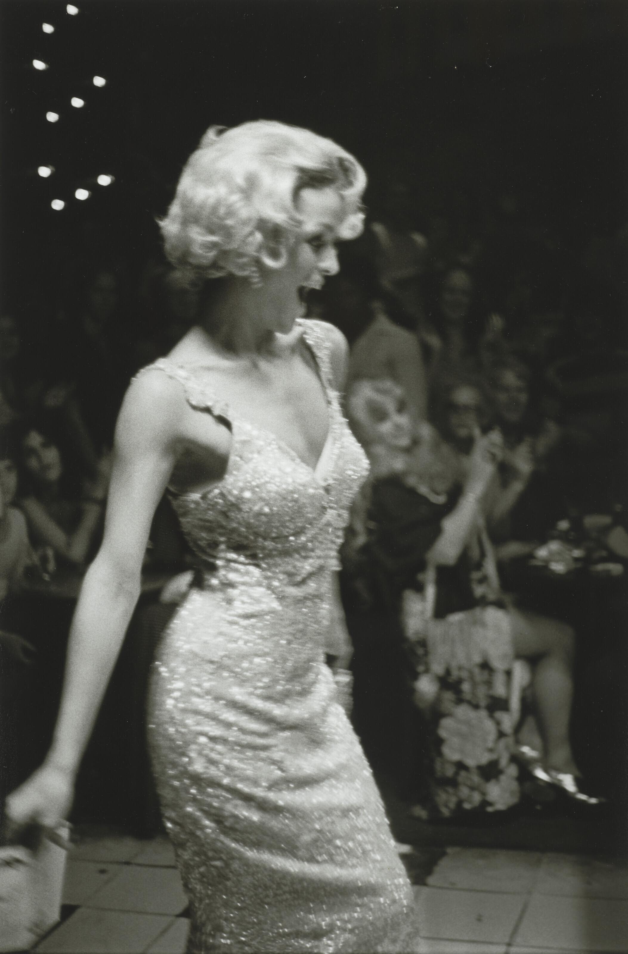 Nan Goldin - Lola modeling at the other side, Boston, 1972