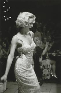 Nan Goldin - Lola modeling at the other side, Boston, 1972