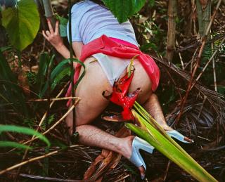 Naomi Fisher - Ohne Titel (Pink Skirt)