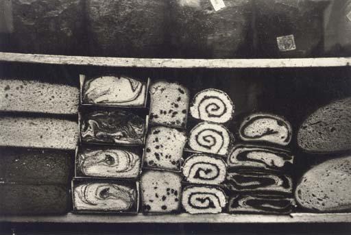 Nathan Lerner - Cakes in Window, New York, 1937