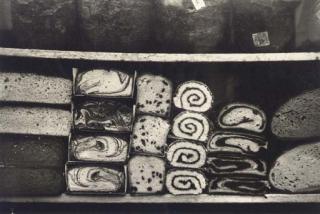 Nathan Lerner - Cakes in Window, New York, 1937