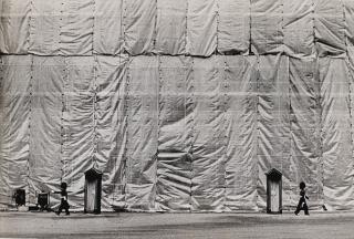 Neil Libbert - Buckingham Palace, 1970