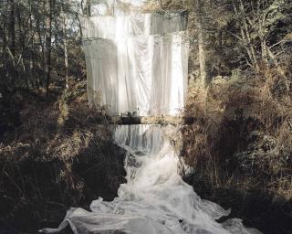 Noémie Goudal - Les Amants (Cascade)