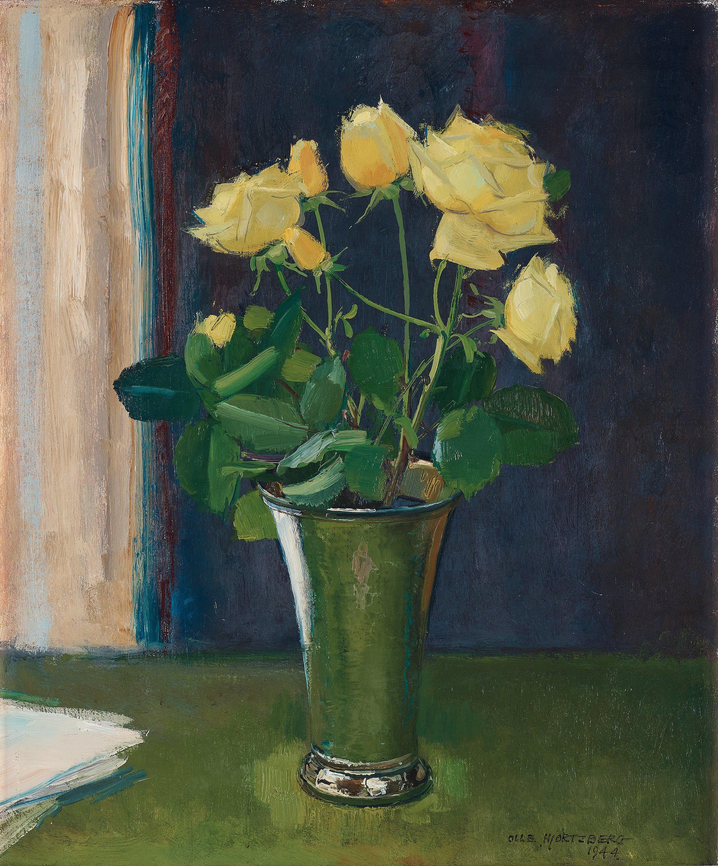 Olle Hjortzberg - Still life with yellow roses in silver vase