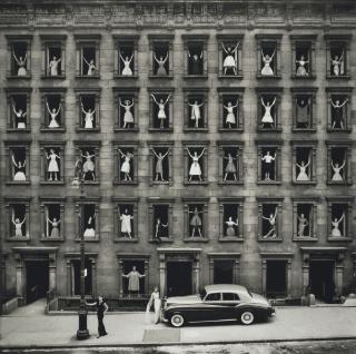 Ormond Gigli - Girls in the Windows, New York City