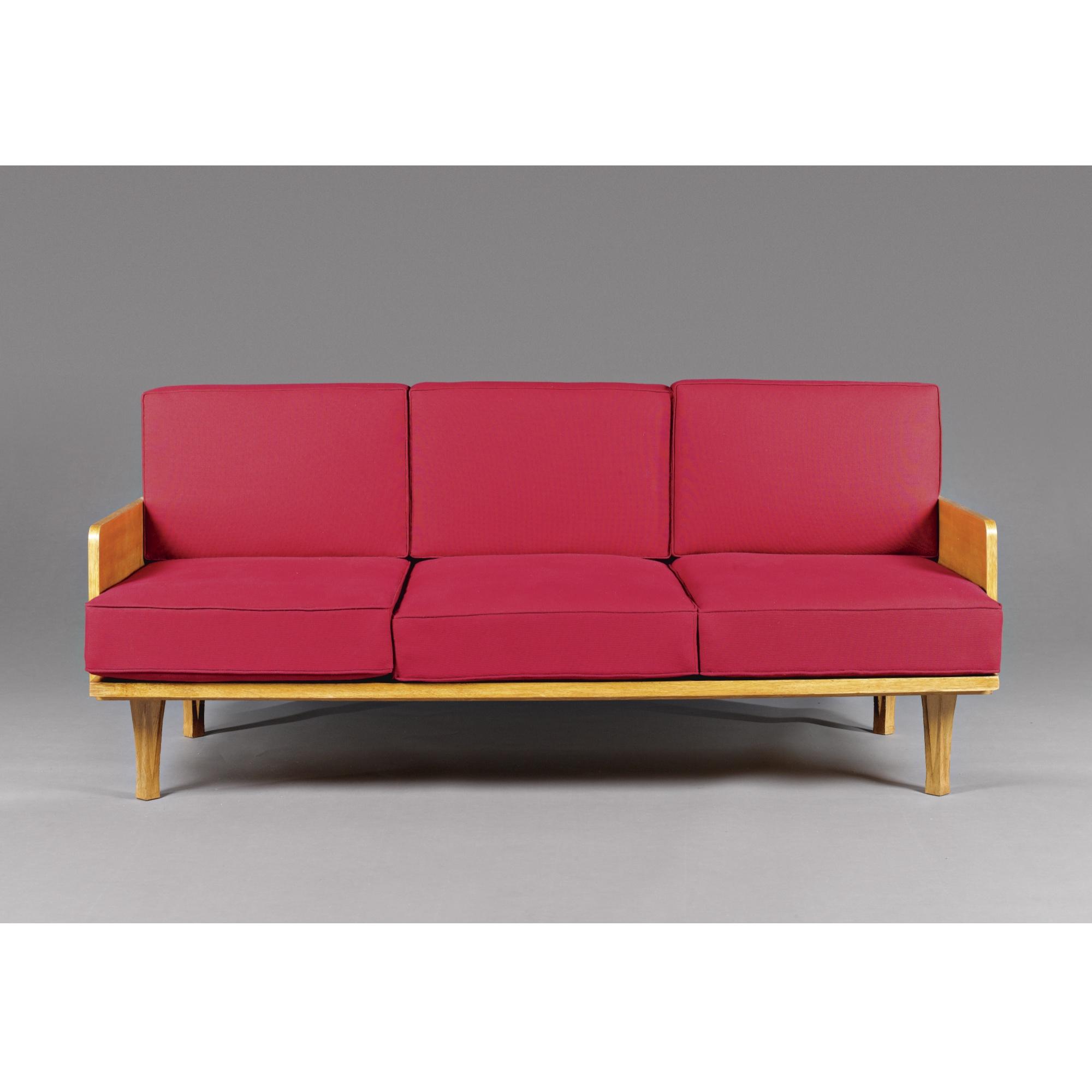 Otakar Novotný - Czech suite Of Czech Oak Dining Chairs And A Circular Extension Table, Together With An En Suite Czech Cubist Oak Three-Cushion Sofa ( Souprava Dubových Židlí A Kulatého Stolu, Polstrované Kubistické Sofa Z Bukového Dřeva)