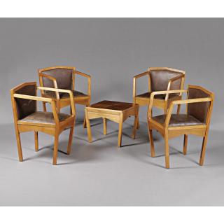 Otakar Novotný - Czech suite Of Four Czech Cubist Fruitwood Armchairs And A Low Table, Circa 1935 (Čtyři Kubistická Křesla S Nízkým Stolkem Z Ovocného Dřeva)