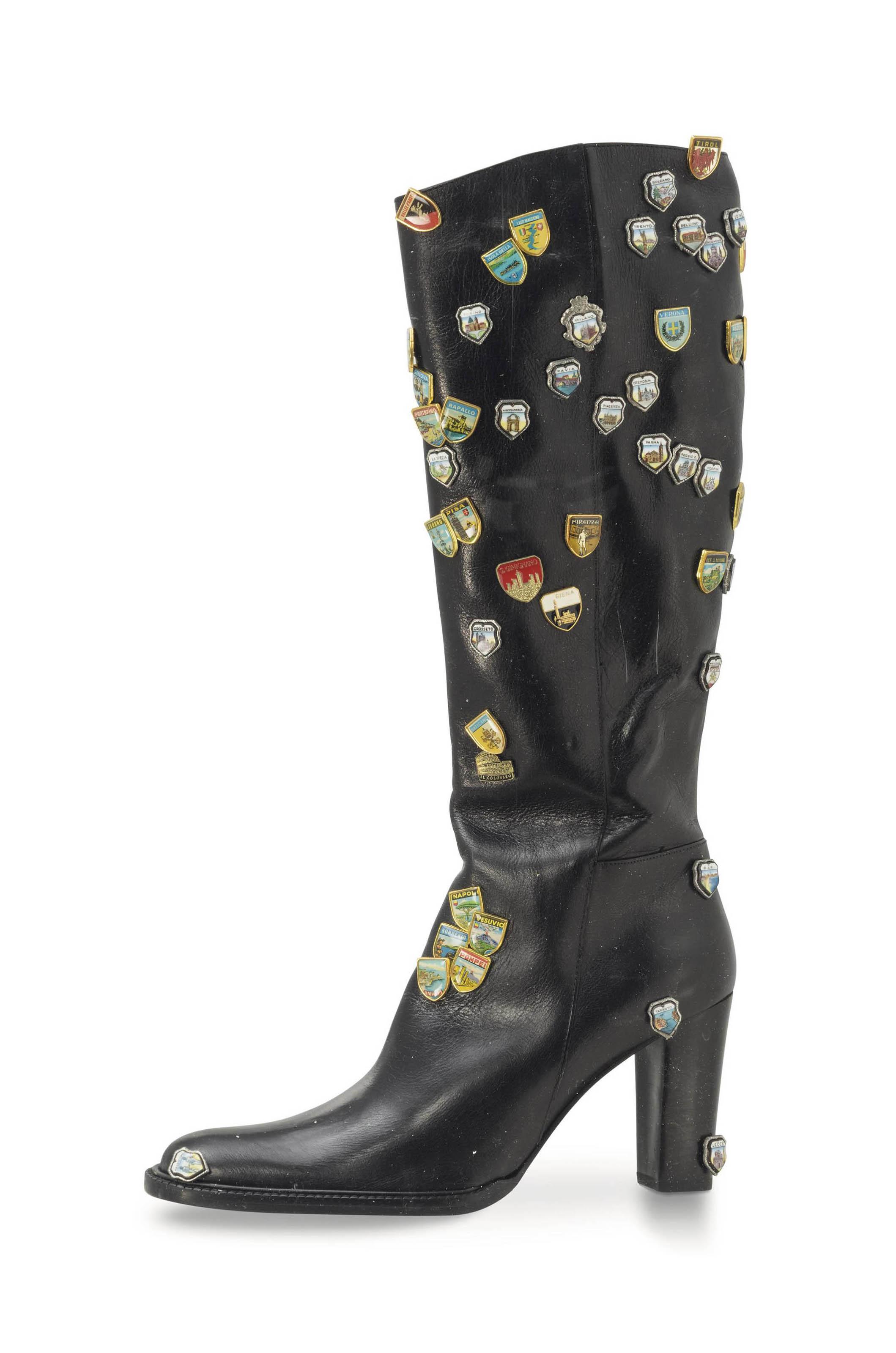 Paola Pivi - Do you know why Italy is shaped like a boot? Because so much shit couldn’t fit in a shoe