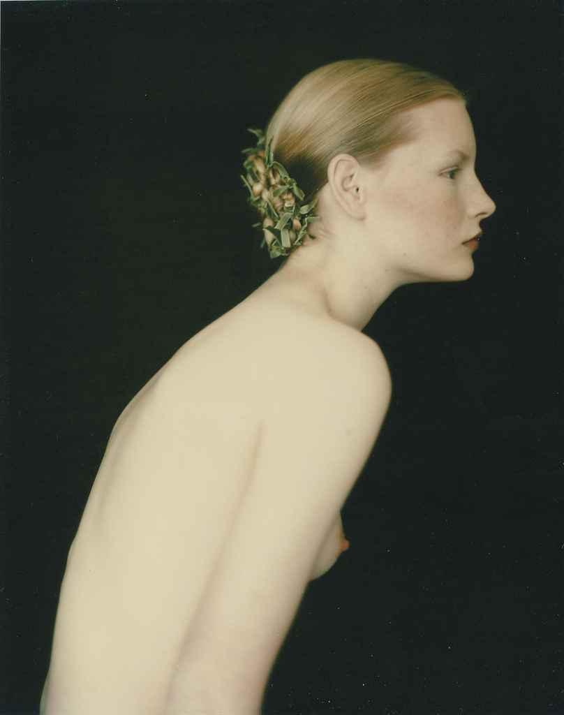 Paolo Roversi - Kirsten pour Romeo Gigli, Londres; and Kirsten in Nero, 1989-1990