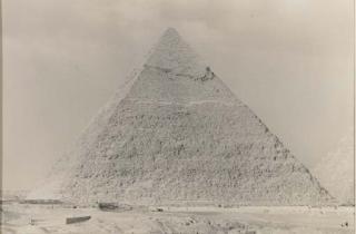 Patrick Demarchelier - Pyramid, 1990