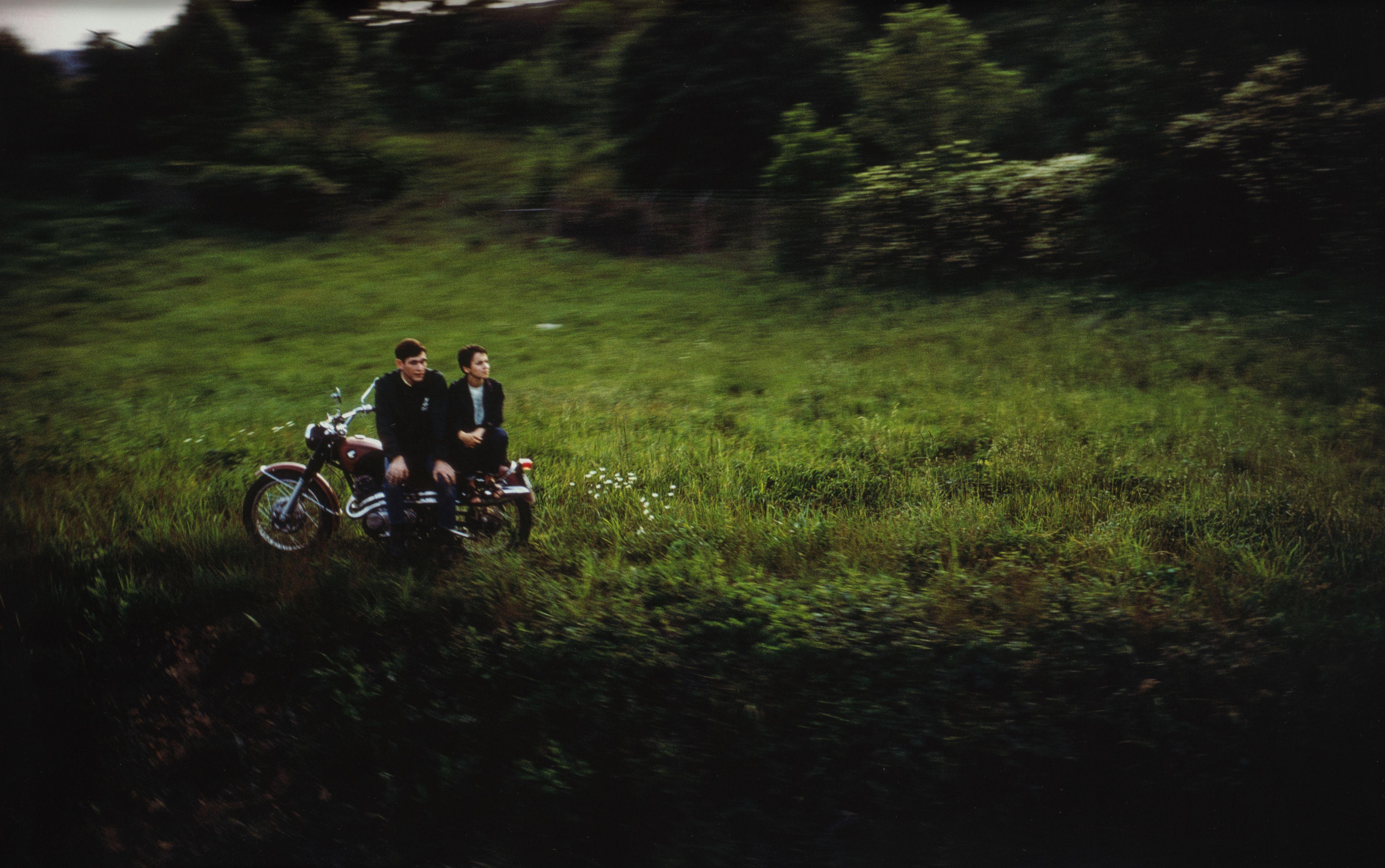 Paul Fusco - Untitled (Woman with Daisies) from \'RFK Funeral Train\'