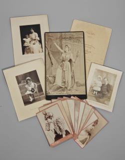 Paul Nadar - Portraits de Marie Delna; Prier de Sâone et de leur fille, vers 1892