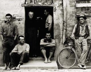 Paul Strand - The Family, Luzzara, Italy