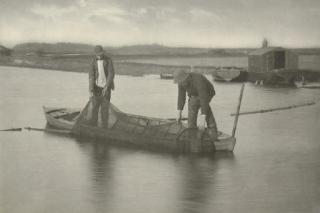 Peter Henry Emerson - Taking up the Eel Net, c. 1896