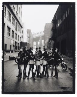 Peter Lindbergh - Cindy Crawford, Tatjana Patitz, Helena Christensen, Linda Evangelista, Claudia Schiffer, Naomi Campbell, Karen Mulder, Stephanie Seymour, Brooklyn, Vogue, 1991
