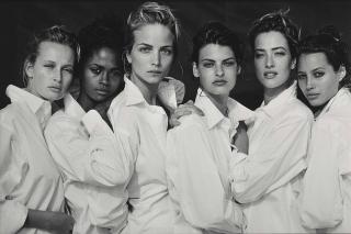 Peter Lindbergh - Estelle Lefébure, Karen Alexander, Rachel Williams, Linda Evangelista, Tatjana Patitz, Christy Turlington, Santa Monica, California, 1988
