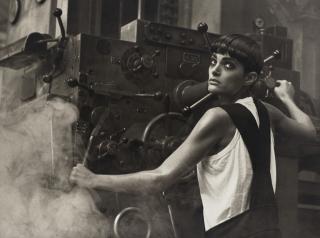 Peter Lindbergh - Lynn Koester, Comme des Garçons, Paris, 1984