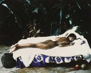 Peter Lindbergh - Naomi Campbell allongé