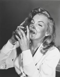 Philippe Halsman - Acting Test: Marilyn Monroe drinking the most wonderful drink, 1949