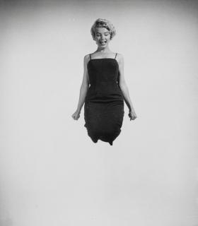 Philippe Halsman - Marilyn Jumping, 1954