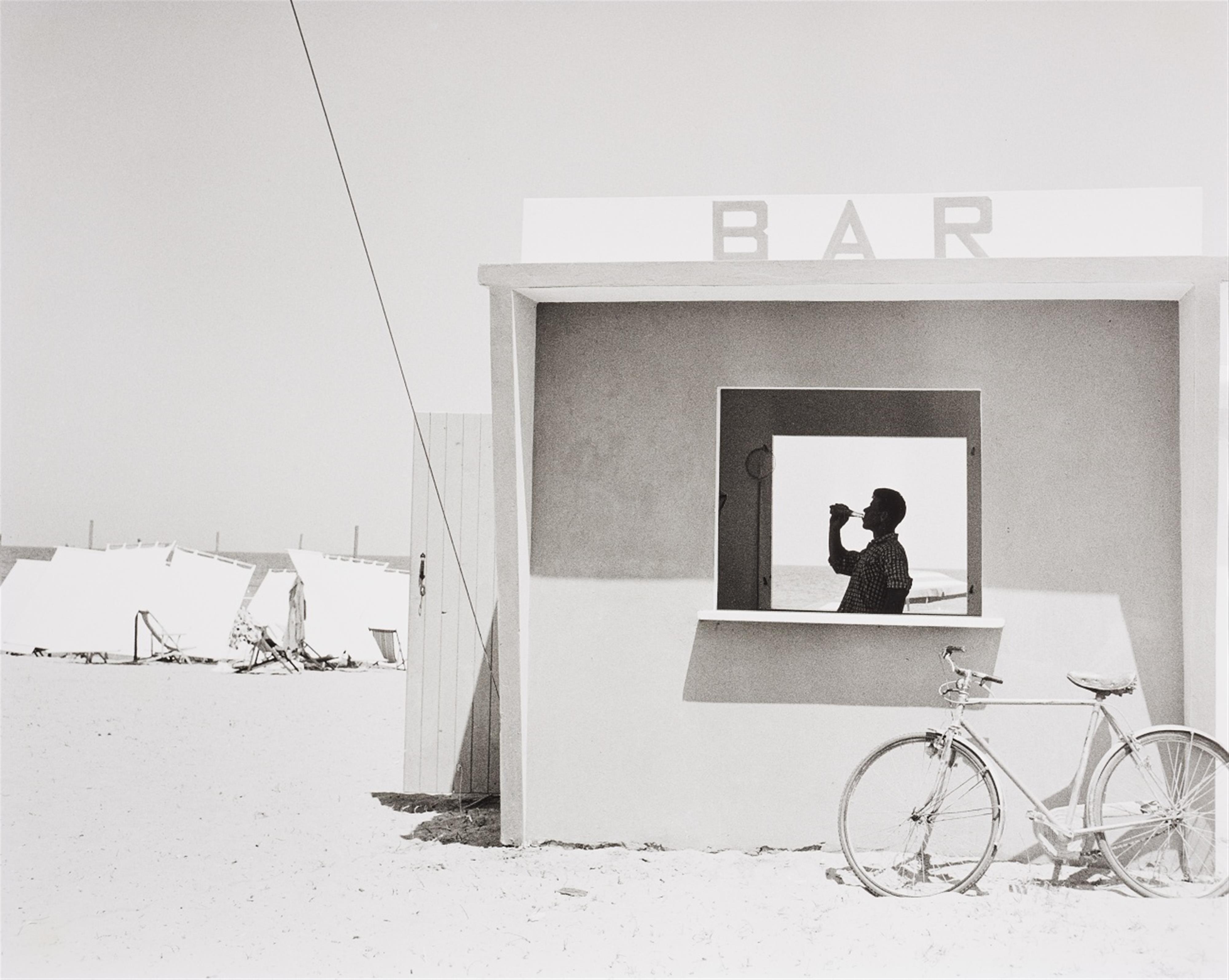 Piergiorgio Branzi - Spiaggia di Senigallia con Bar, Adriatico