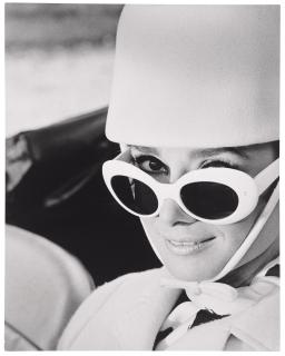 Pierluigi Praturlon - Audrey Hepburn dressed in Givenchy with sunglasses by Oliver Goldsmith
