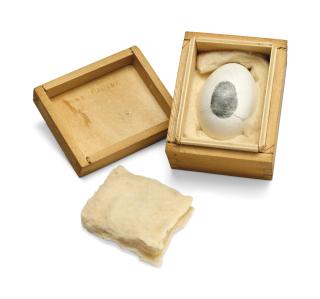 Piero Manzoni - Uovo scultura