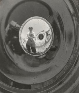 Pierre Jahan - Autoportrait, 1927