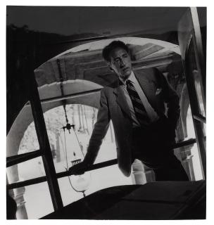 Pierre Jahan - Jean Cocteau au Palais Royal