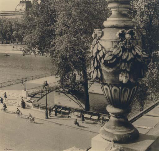 Pierre Jahan - Pont des Arts, Paris, 1940s