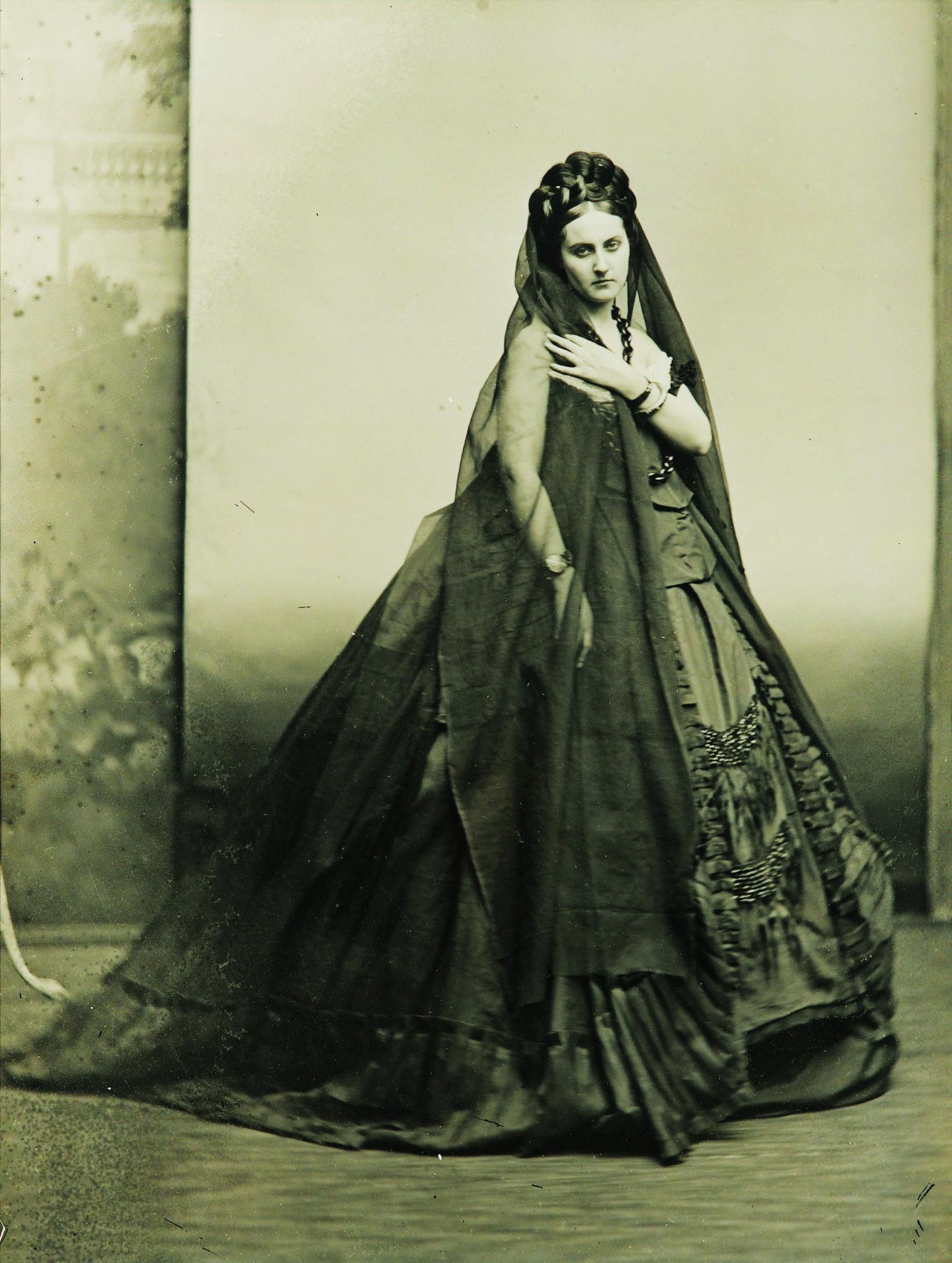 Pierre-Louis Pierson - La Comtesse De Castiglione - Voilée, 1861-1865