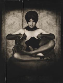 Pierre Molinier - Autoportrait assis en érection, photocollage, devant le paravent.