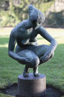 Pieter Starreveld - Squatting nude