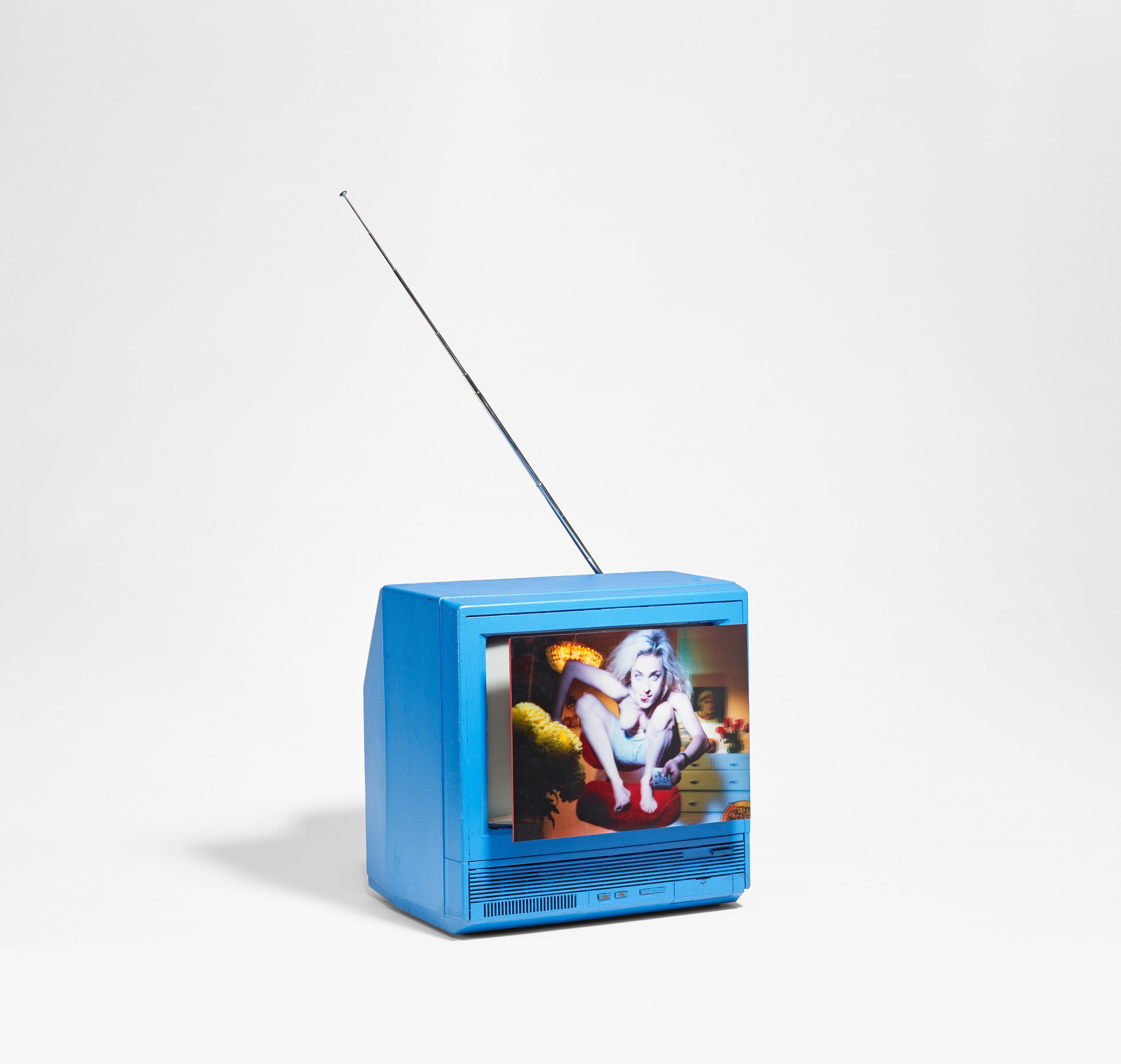 Pipilotti Rist - I\'ve only got eyes for you (Pin down jump up girl).