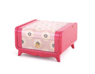 Qi Tian - A WOOD INLAID FLORAL JEWELRY BOX