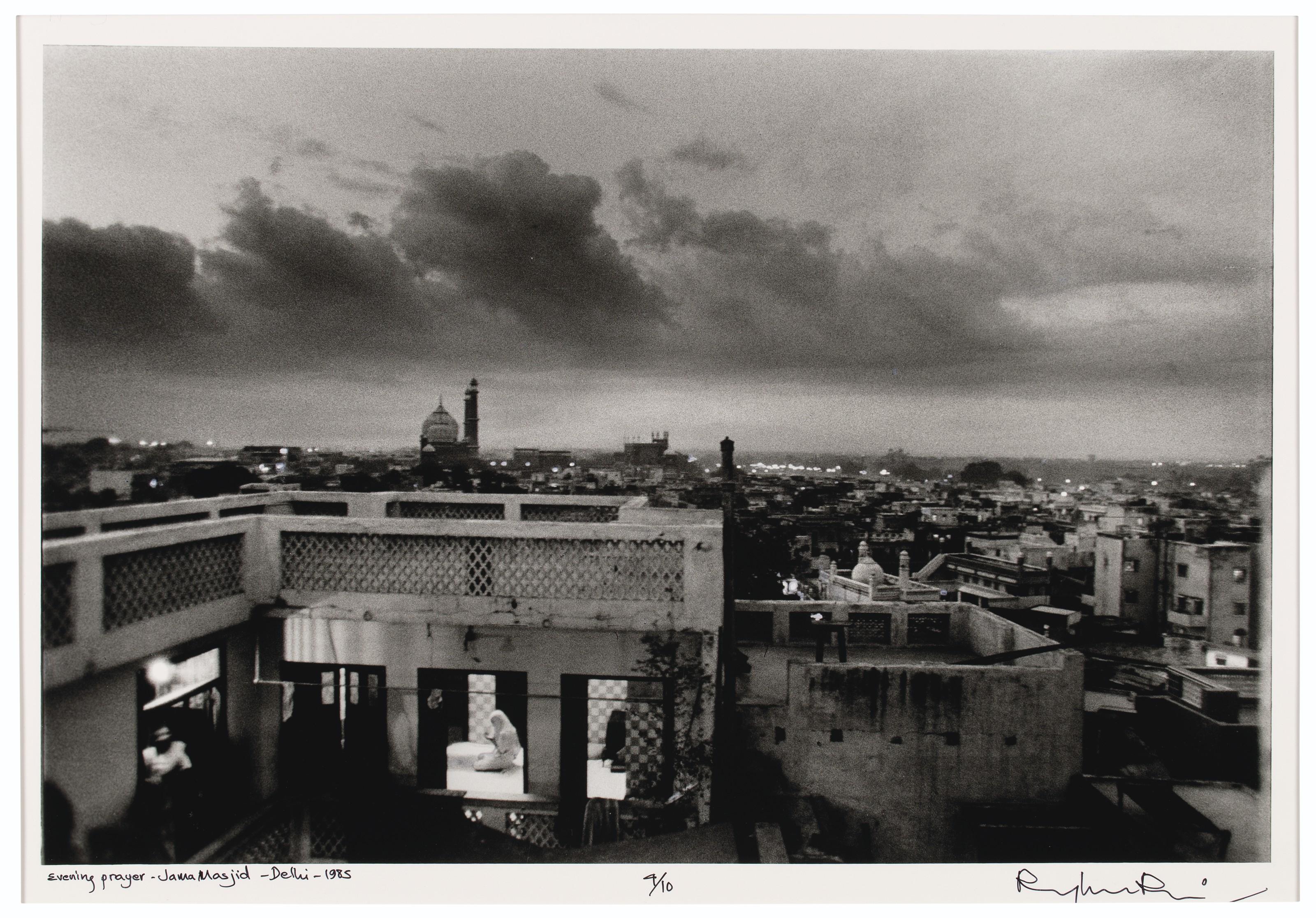 Raghu Rai - Evening Prayer, Jama Masjid, 1985