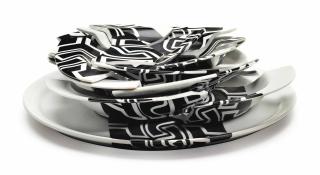 Regina Silveira - Tracks