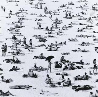 Rex Dupain - Bondi Brolly