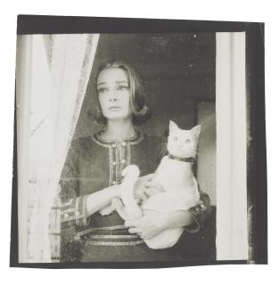 Richard Avedon - Audrey Hepburn in \'Paris Pursuit\' for Harper\'s Bazaar, 1959