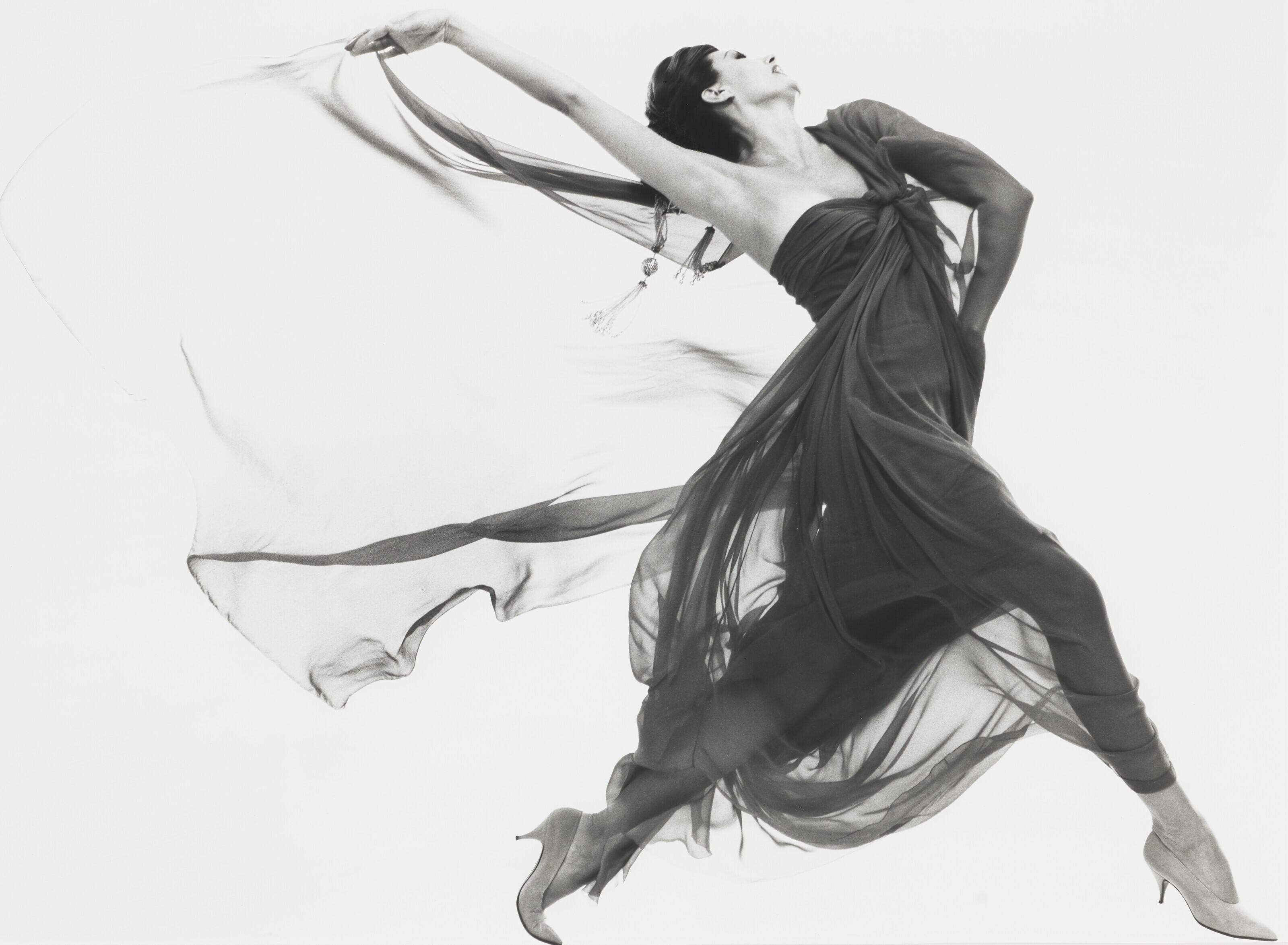Richard Avedon - Cyd Charisse, Evening Dress by Macrini, New York Studio, June, 1961