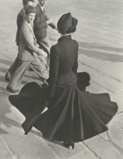 Richard Avedon - Renée, The New Look of Dior, Place de la Concorde, Paris, August 1947